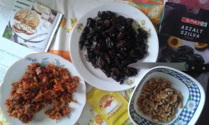 20160327_102507_aszalt szilvás kolbászos diós cipóhoz
