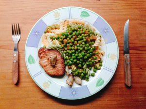 2016-04-14-19-20-14_Borsoporkolt orsotesztaval sutoben sult karajjal es fokhagymaval