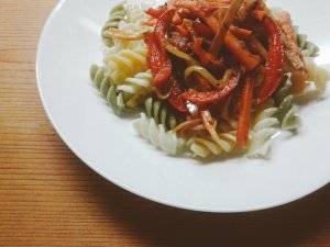 2016-04-23-22-04-51_sült zöldségek orsótésztával 2