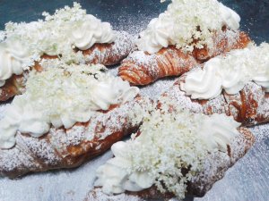 2016-05-25-08-55-28_bodzás-vaníliás croissant