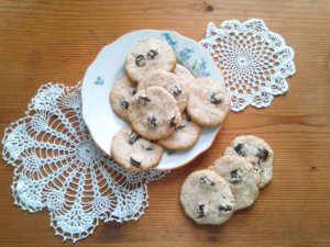 mandulas-keksz-aszalt-meggyel-2017-01-22-11-53-59